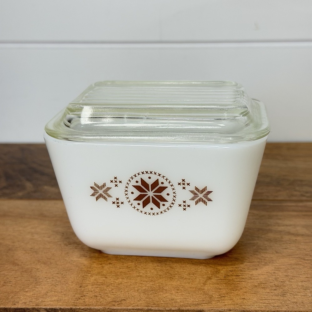 Pyrex Town & Country Refrigerator Dish 1 1/2 Cup 501B 501 Brown White Vintage